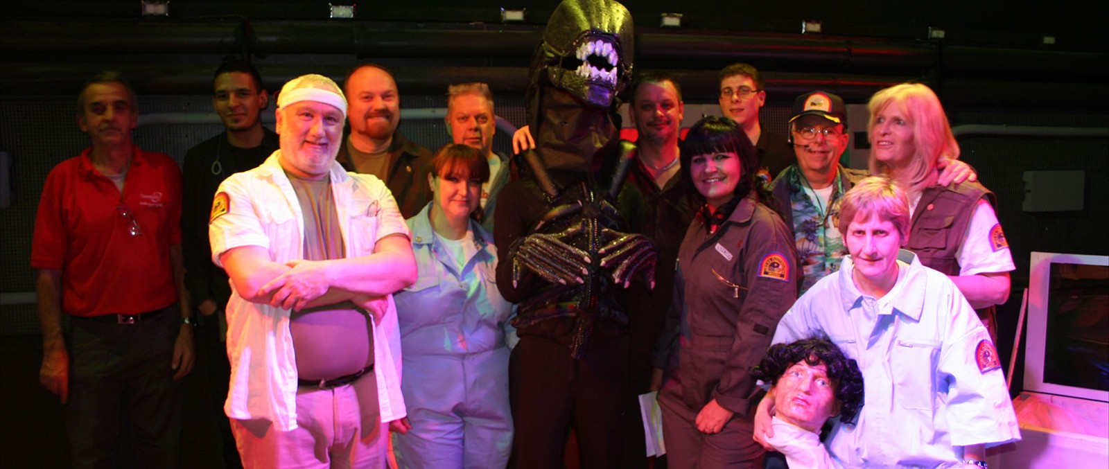 Alien On Stage 1600x677